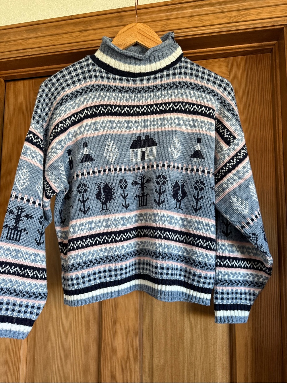 Vintage Cozy Light Blue Patterned Turtleneck Sweater